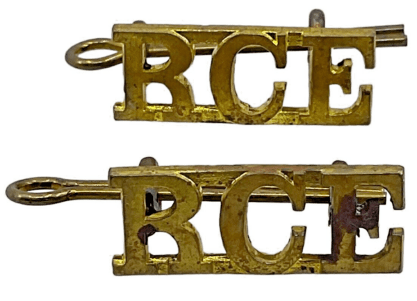 Royal Canadian Engineers RCE Brass Shoulder Titles Insignia Pair