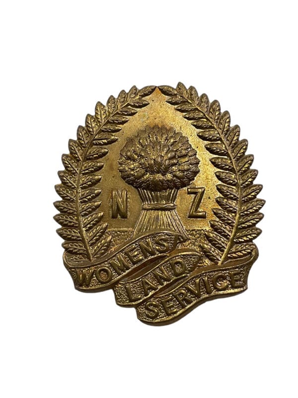 WW2 New Zealand Women's Land Service Cap Badge