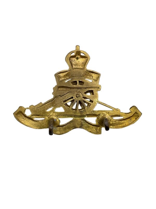 WW2 British Canadian Artillery Officers Gilt Cap Badge