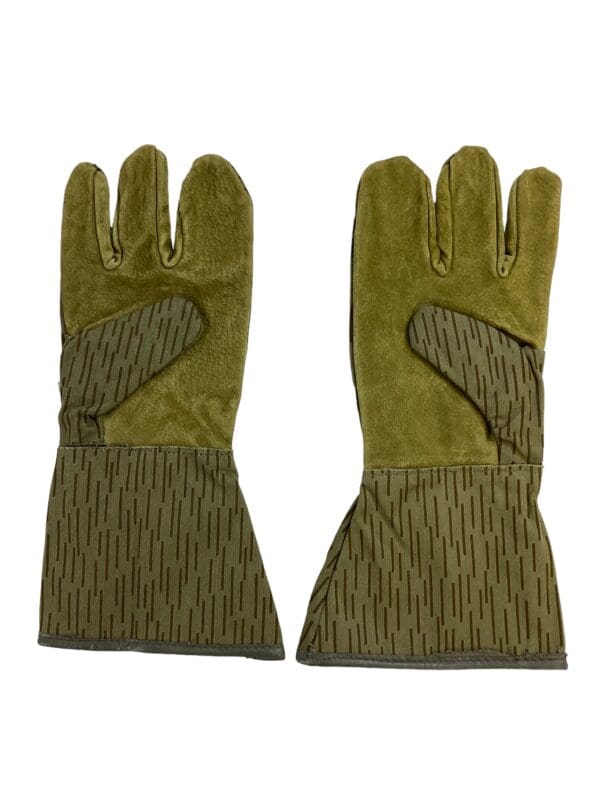 East German Rain Pattern Camouflage Mittens Gloves