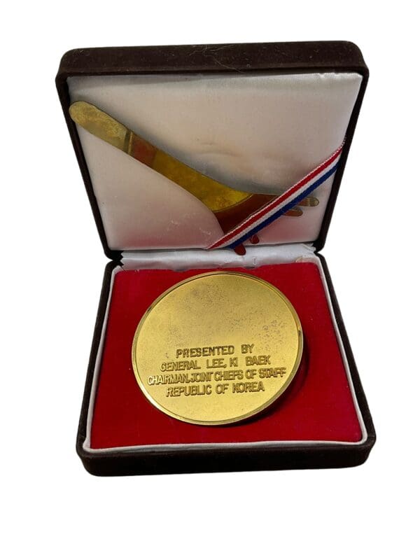 Joint Chiefs of Staff Republic of Korea Presentation Award in Case - Image 3