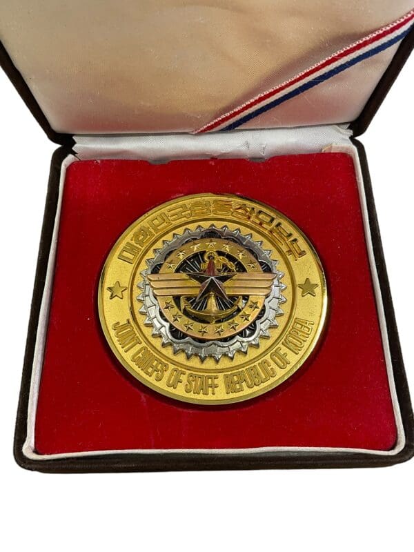 Joint Chiefs of Staff Republic of Korea Presentation Award in Case - Image 4