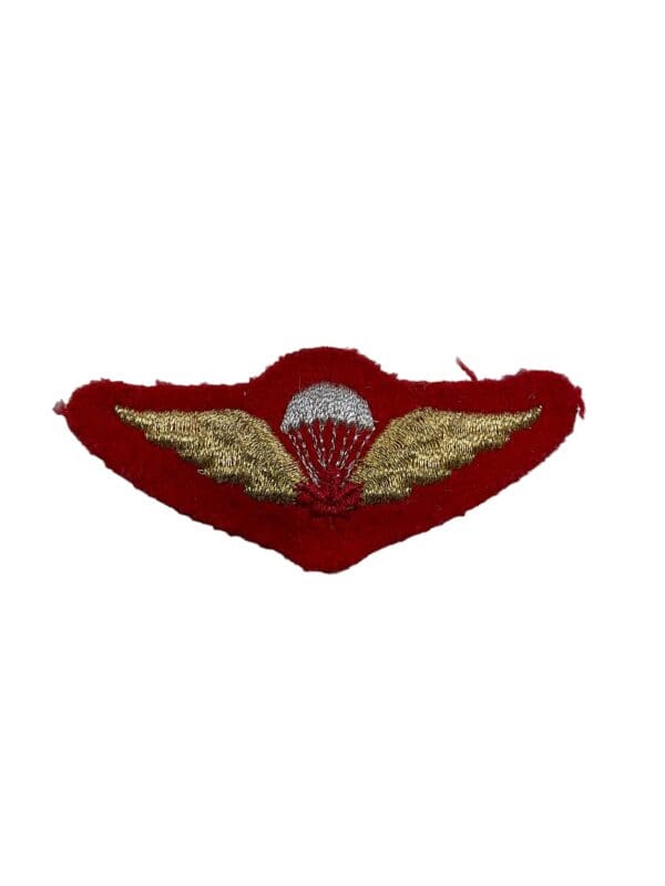 Canadian Forces Airborne Para Red Leaf Mylar Jump Wing Insignia Miniature