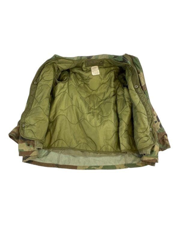 US Army M65 Woodland Jacket with Liner Size Small Long - Image 2