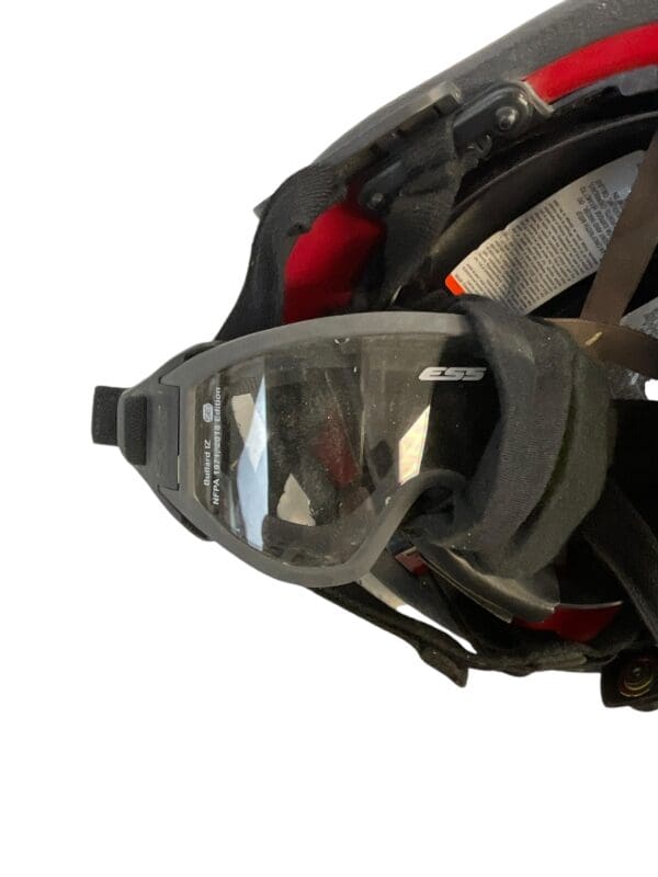 Canadian Search And Rescue Helmet With ESS Goggles - Image 13