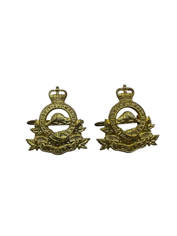 Royal Canadian Army Pay Corps Collars Insignia Pair