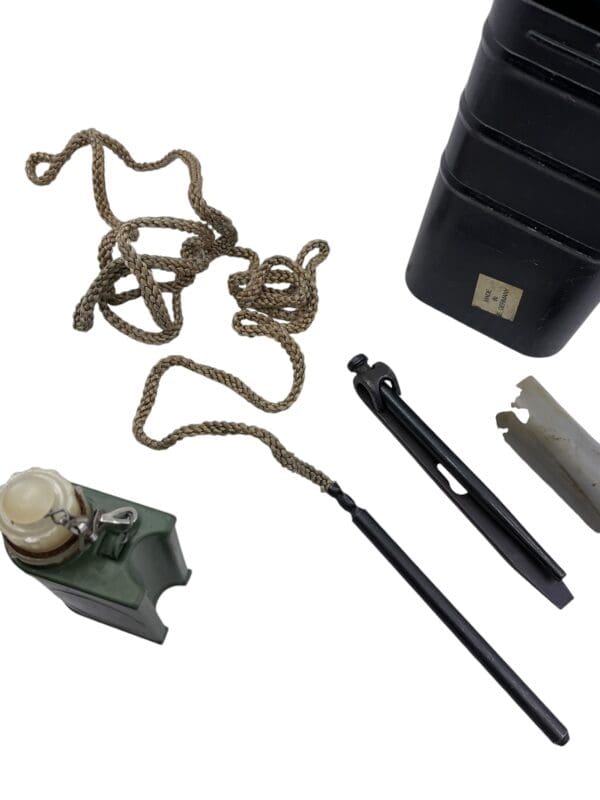 West German G3 Cleaning Kit with Contents - Image 6