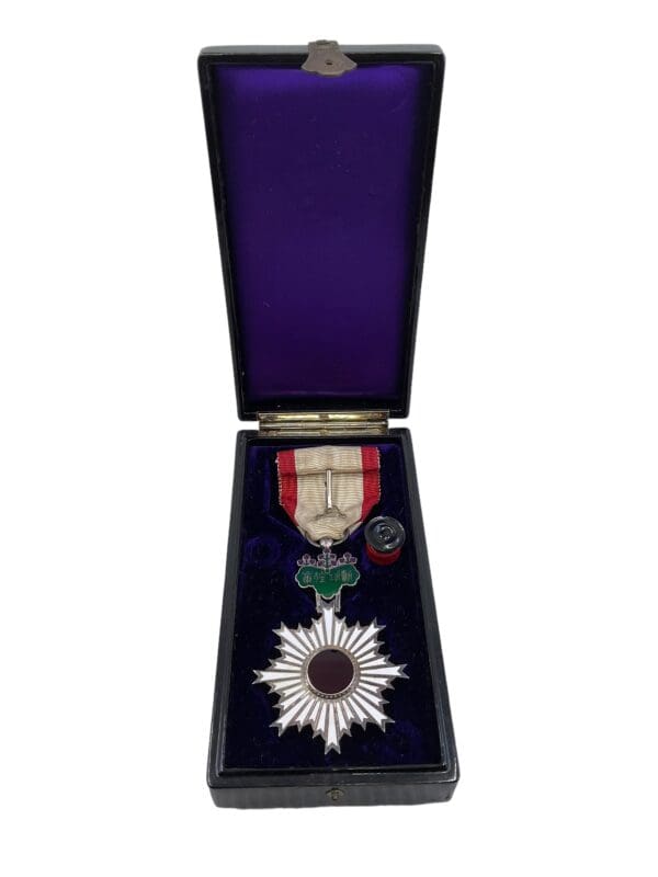 WW2 Japanese Order of the Rising Sun 6th Class in Box - Image 4