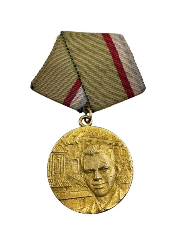 Cuba Cuban Military Medal For Clandestine Struggle