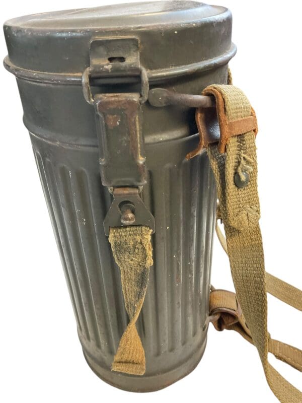 WW2 German Army M38 Respirator Complete with Spare Lenses Canister and Straps - Image 18