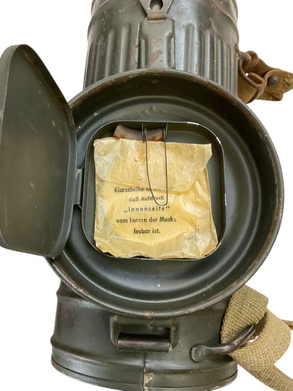 WW2 German Army M38 Respirator Complete with Spare Lenses Canister and Straps - Image 20