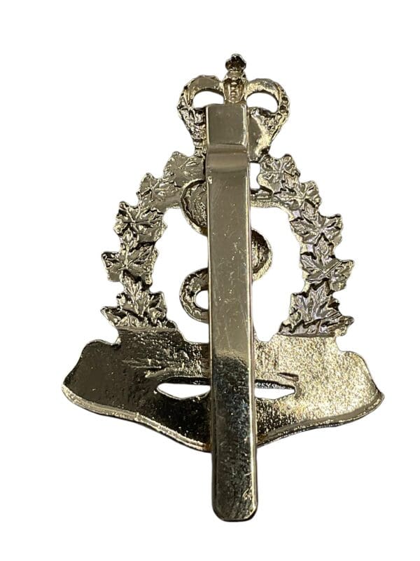 Royal Canadian Army Medical Corps RCAMC Cap Badge