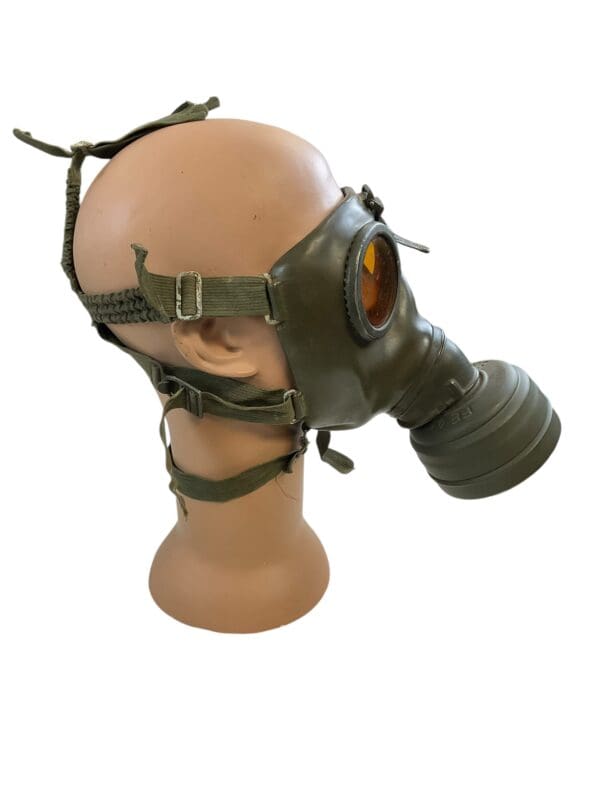 WW2 German Army M38 Respirator Complete with Spare Lenses Canister and Straps - Image 3