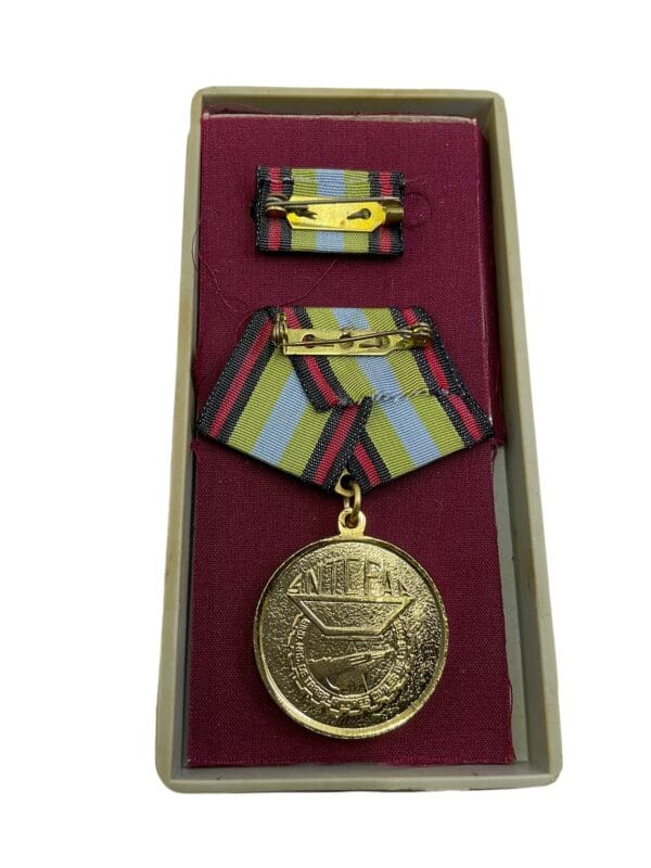 Cuba Cuban Emilio Carcenas Medal for 25 Years Civilian Service in Support of the Military - Image 3