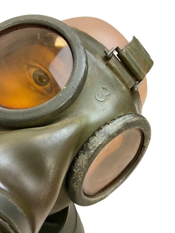 WW2 German Army M38 Respirator Complete with Spare Lenses Canister and Straps - Image 8