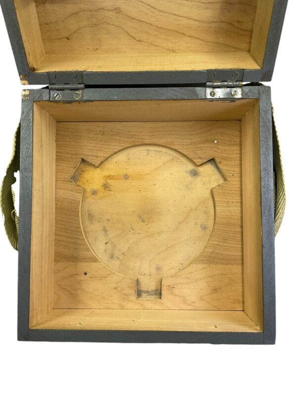 WW2 Canadian RCAF P11 Aircraft Compass in Transit Case - Image 12