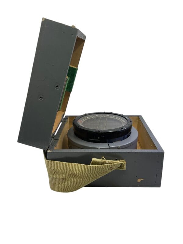 WW2 Canadian RCAF P11 Aircraft Compass in Transit Case - Image 4