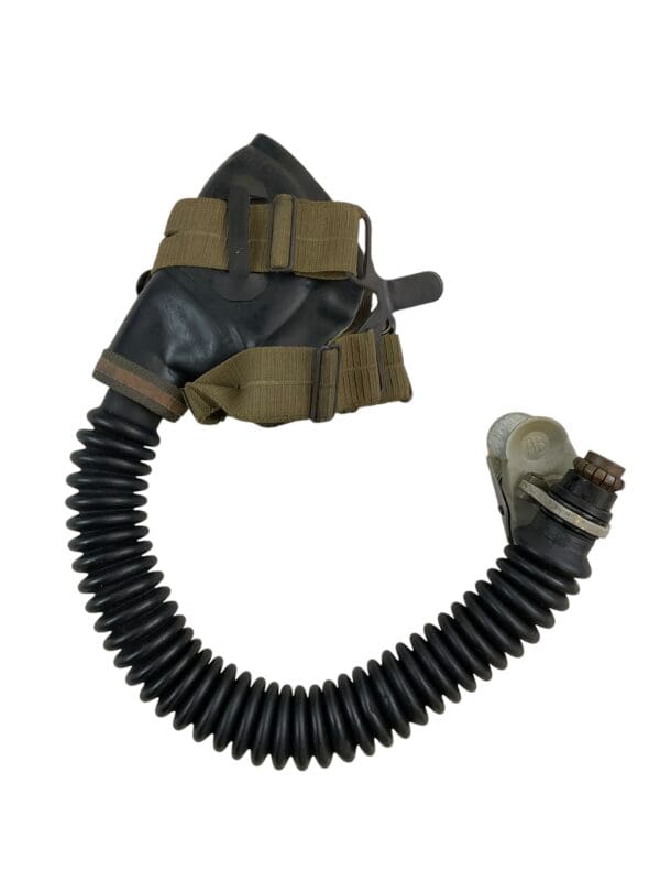 WW2 German Luftwaffe 10-6701 Oxygen Mask - Image 2