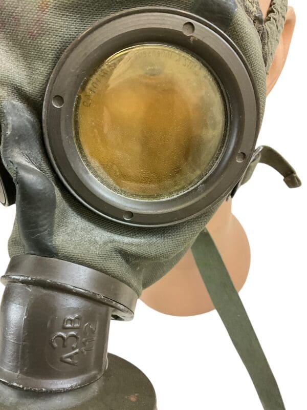 WW2 German Early GM30 Gas Mask With Filter - LuftSchutz Marked - Image 5