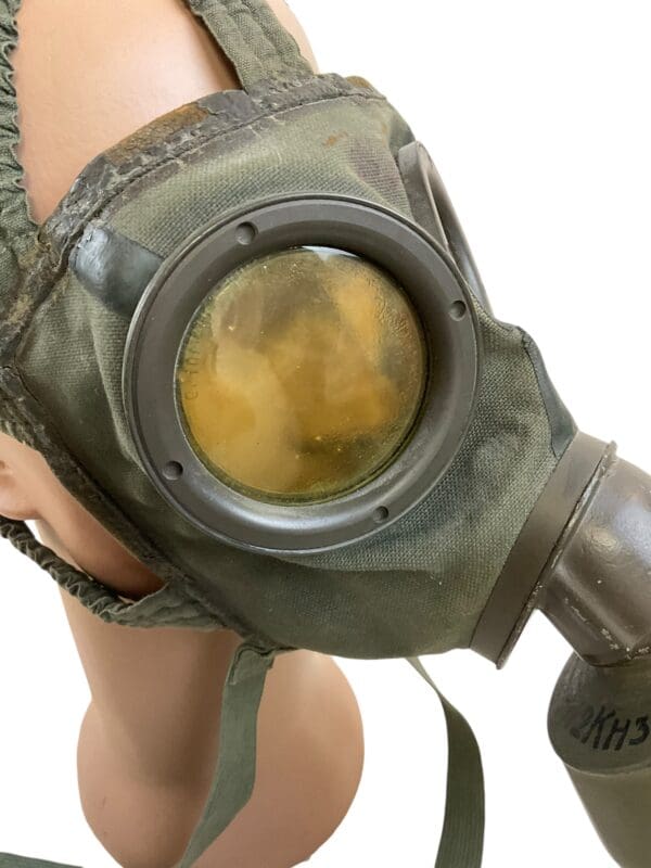 WW2 German Early GM30 Gas Mask With Filter - LuftSchutz Marked - Image 4