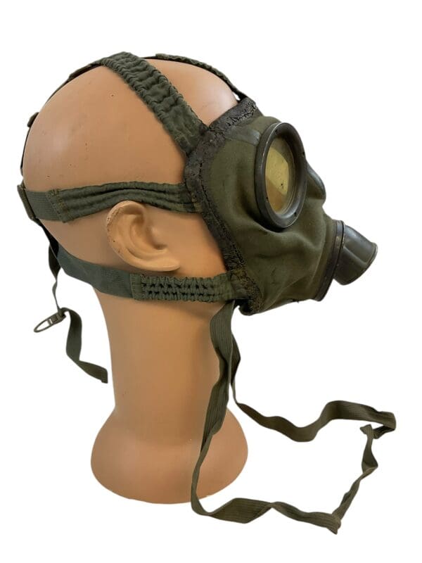 WW2 German GM30 Gas Mask – No Filter - Image 3