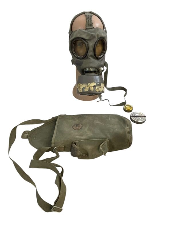 WW2 Bulgarian Type 2 Gas Mask And Carry Bag - With Contents - Image 2