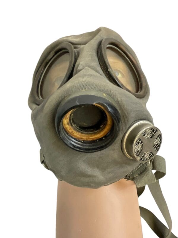 WW2 Bulgarian Type 2 Gas Mask And Carry Bag - With Contents - Image 8