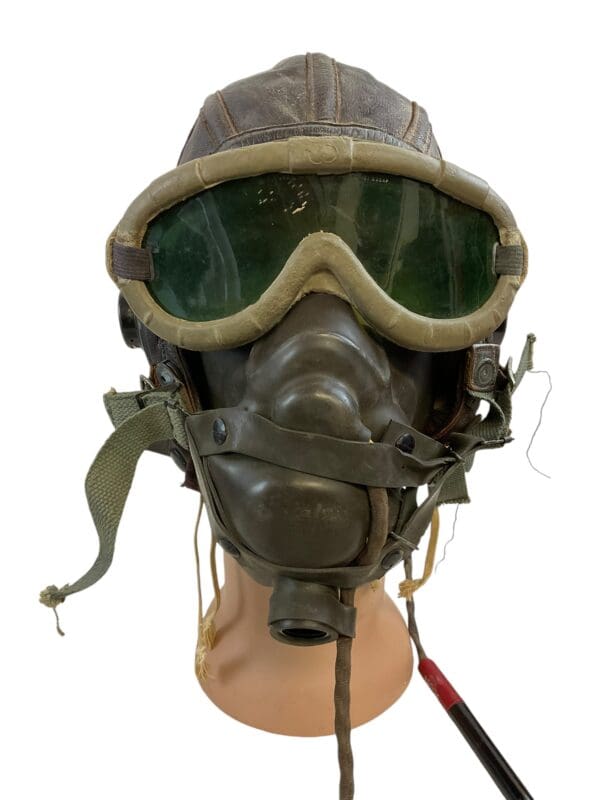 WW2 US USAAF A-11 Leather Pilots Helmet with A-14 Oxygen Mask Polaroid 1021 Goggles - Image 2