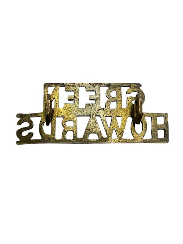 WW1 British BEF Green Howards Brass Shoulder Title Insignia Single - Image 2