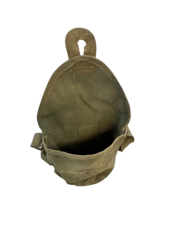 WW2 Bulgarian Type 2 Gas Mask And Carry Bag - With Contents - Image 15