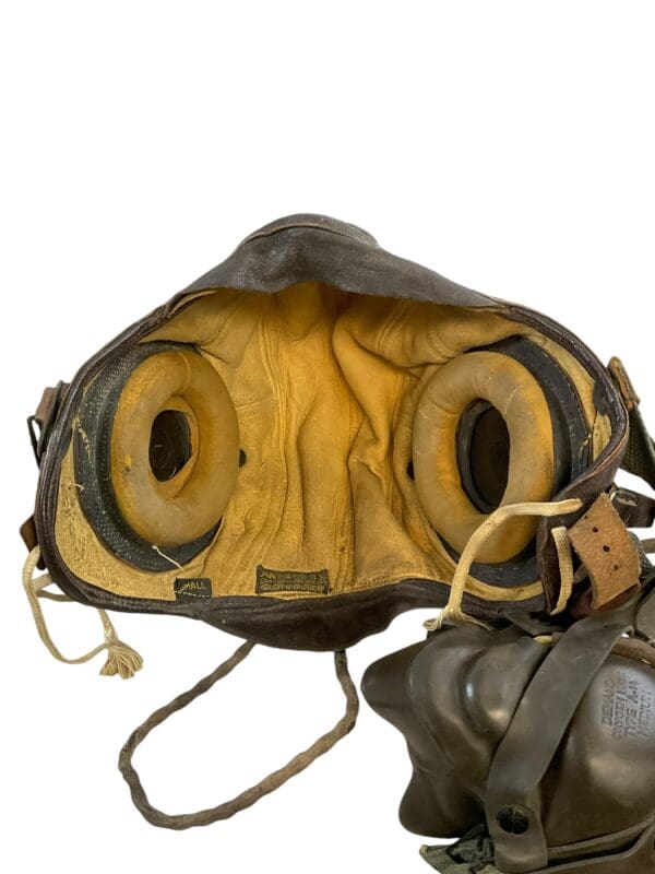 WW2 US USAAF A-11 Leather Pilots Helmet with A-14 Oxygen Mask Polaroid 1021 Goggles - Image 13