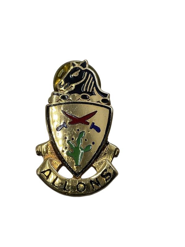 US Army 11th Cavalry Regiment DUI Distinctive Uniform Insignia Collar