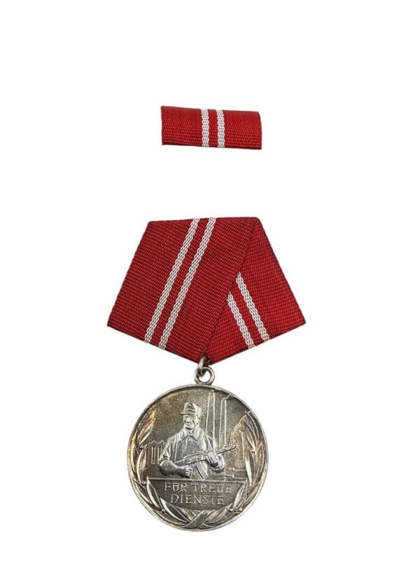 East German Army Silver Service Medal in Case of Issue - Image 2