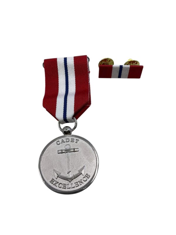 Canadian Navy League Medal of Excellence Full Size in Box of Issue - Image 2