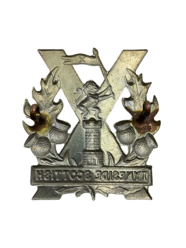 WW2 British Tyneside Scottish Cap Badge - Image 2