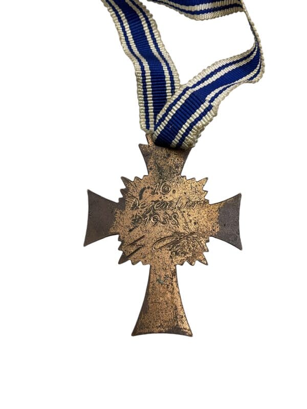 WW2 German Mothers Cross In Bronze With Ribbon - Image 4