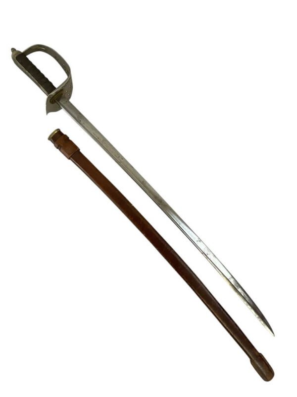 British 91st Argyllshire Highlanders Officers Sword with Field Scabbard - Image 2