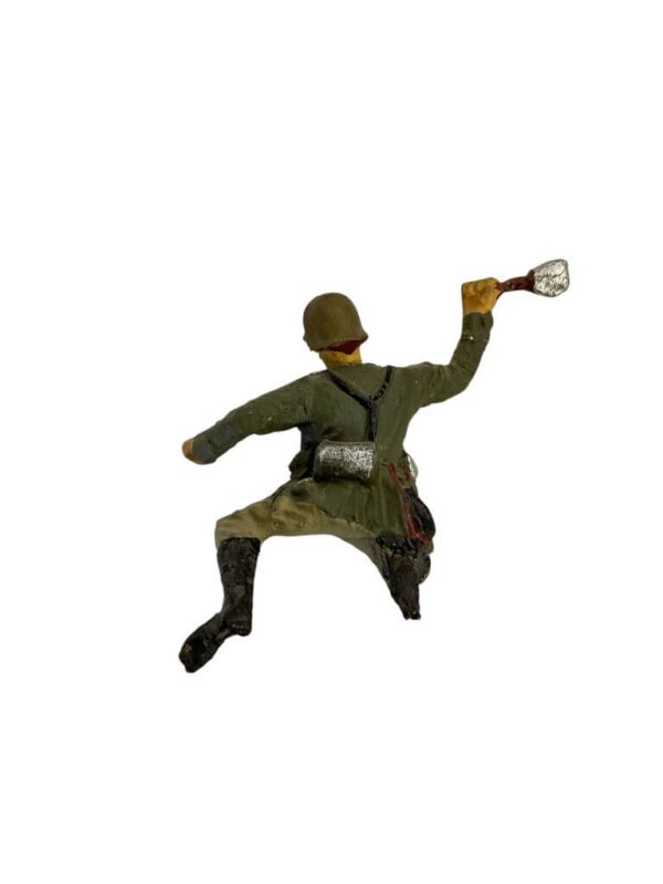 WW2 German Army Heer Infantryman Throwing Grenade Lineol Toy Soldier