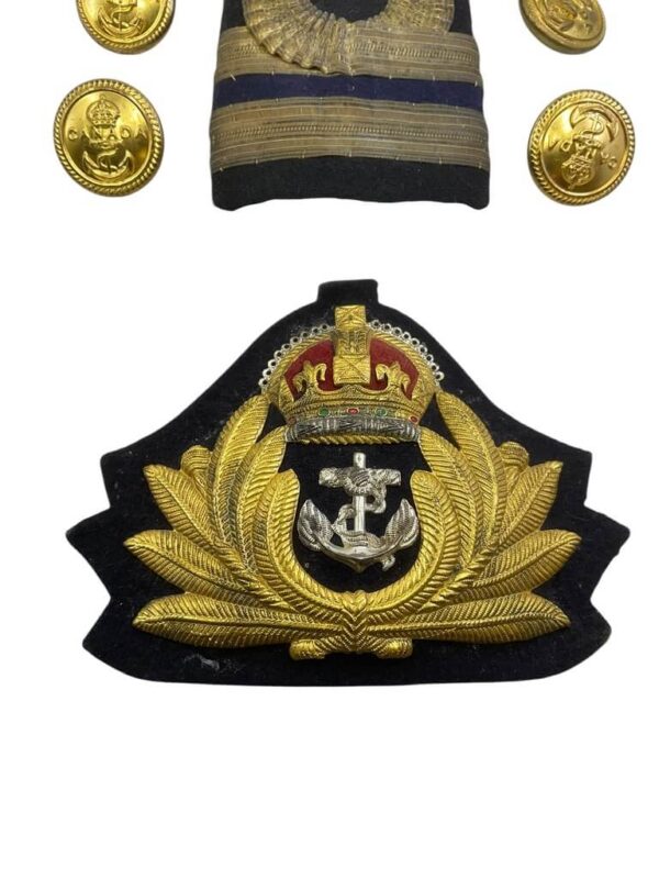 WW2 Canadian Navy Officers Cap Badge and Shoulder Board - Image 4