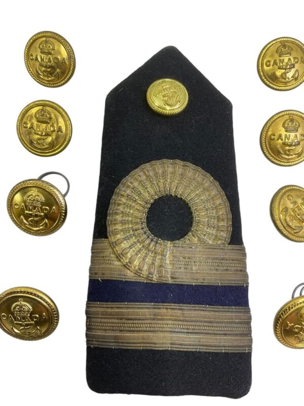 WW2 Canadian Navy Officers Cap Badge and Shoulder Board - Image 2