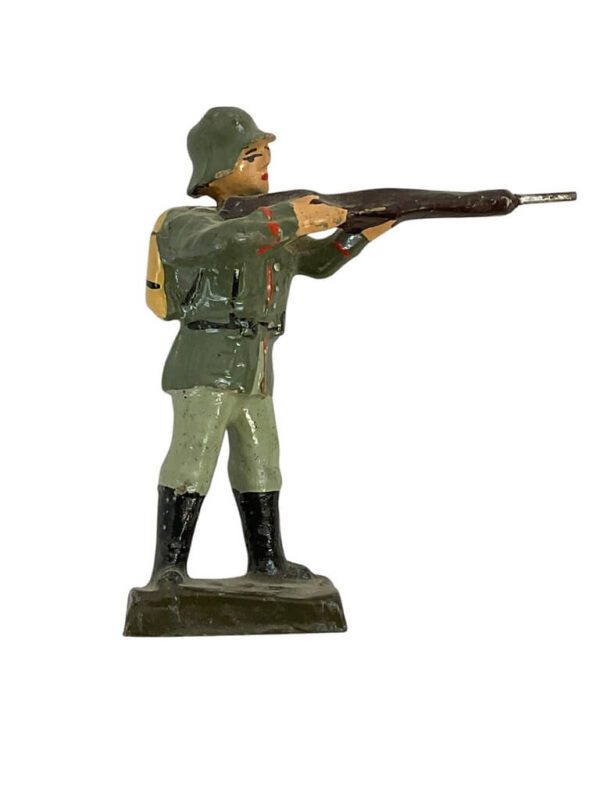 WW2 German Army Heer Rifleman Shooting Schusso Toy Soldier