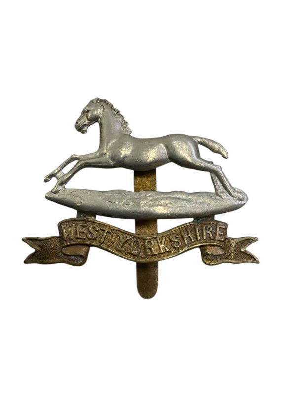 WW2 British West Yorkshire Cap Badge