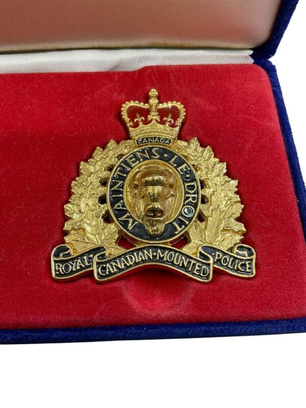 Royal Canadian Mounted Police RCMP and Nova Scotia Police Commemorative Cap Badge Set - Image 5