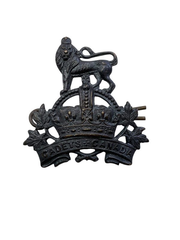 WW2 Canadian Cadets Canada Officers Cap Badge