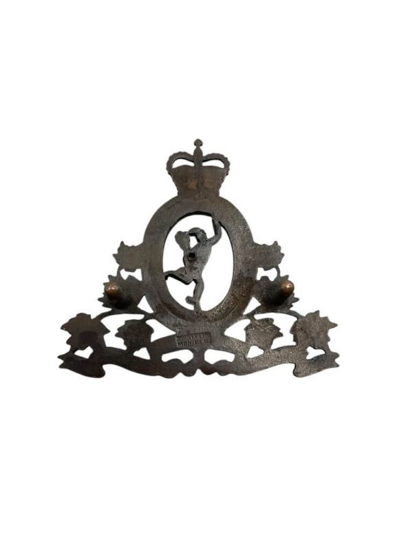 Royal Canadian Corps of Signals Officers Bronze Cap Badge - Image 2