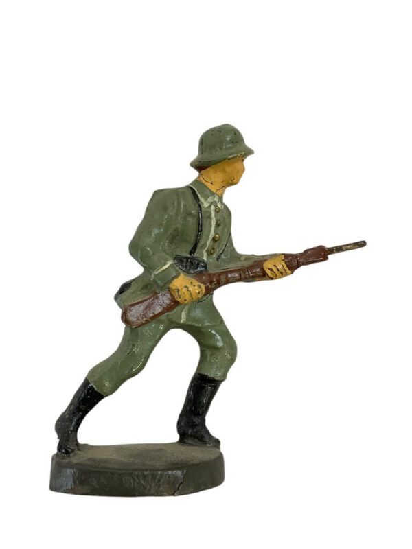 WW2 German Army Heer Rifleman In Bayonet Charge Duro Toy Soldier