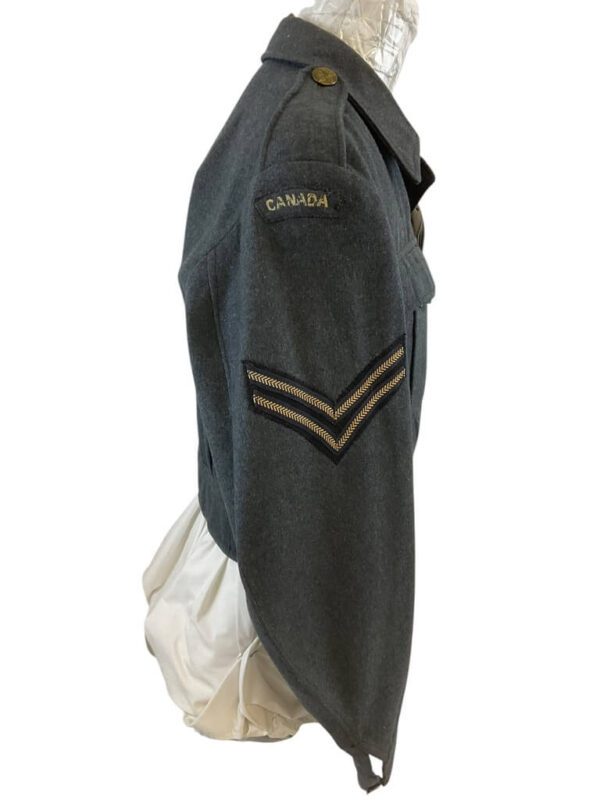 WW2 Canadian RCAF Battle Dress Dated 1944 With Medals