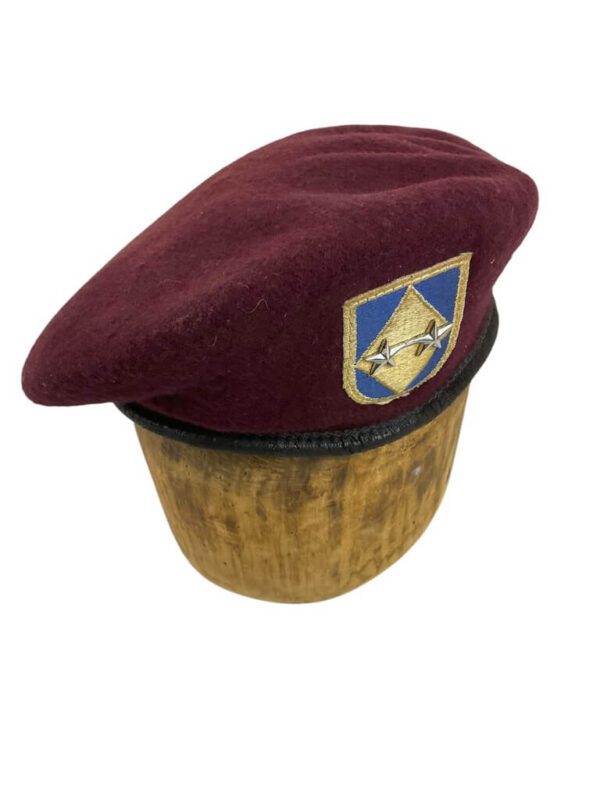 US Army Major General E. R. Ochs Maroon Beret and Swagger Stick