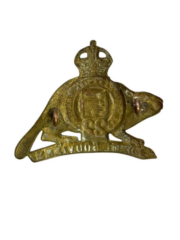 WW2 Canadian Royal 22nd Vandoos Cap Badge