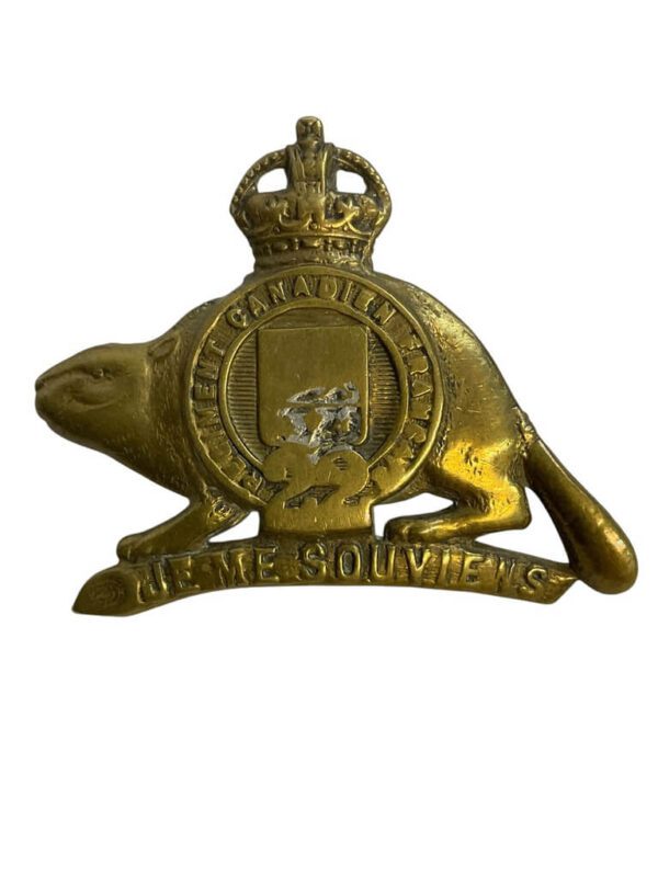 WW2 Canadian Royal 22nd Vandoos Cap Badge